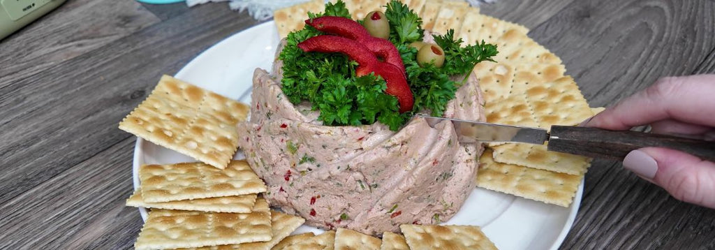 Creamy Tuna Pâté – Easy, Protein-Packed Party Dip!